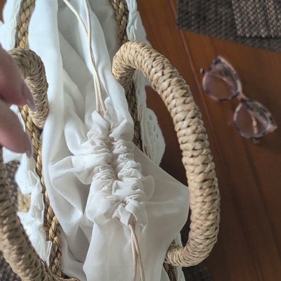 C&C California  Woven Tote - Picture 9 of 9